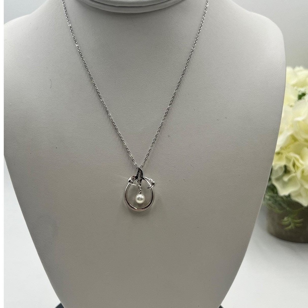 MIKIMOTO Sterling Silver 5-6mm White Akoya Pearl Pendant Elegant Necklace